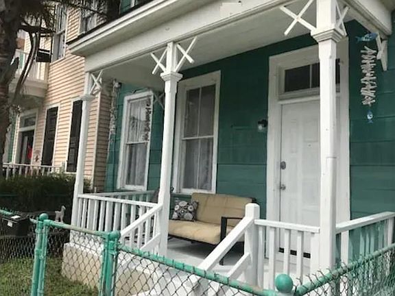 3rd image of 1720 Market St