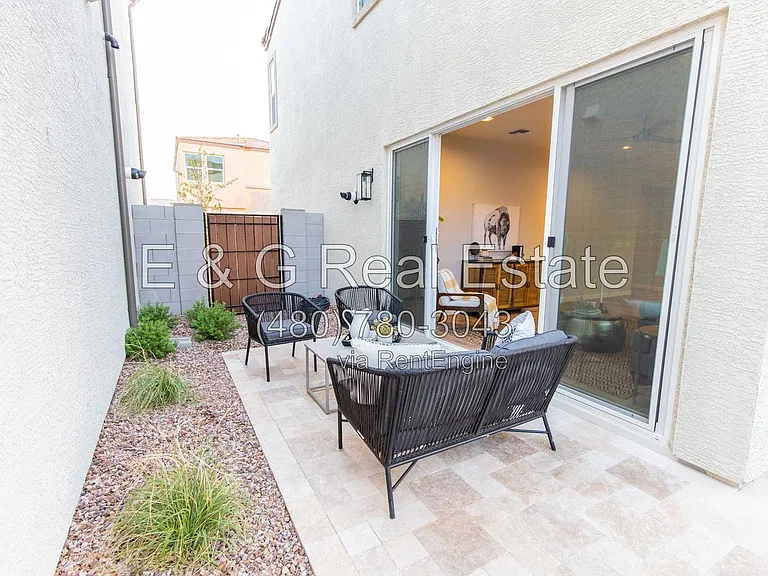 3725 E Flower St — Photo 21