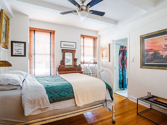 5th image of 325 W 45th St APT 318