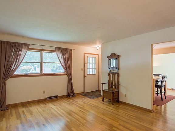 Great Room, Hardwood Floors