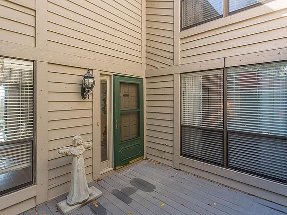 3rd image of 150 Linkside Dr