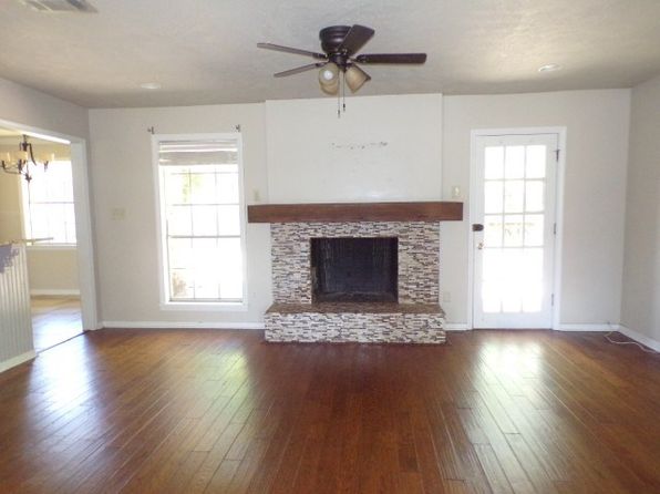 403 Ridgewood St, Vicksburg, MS 39180