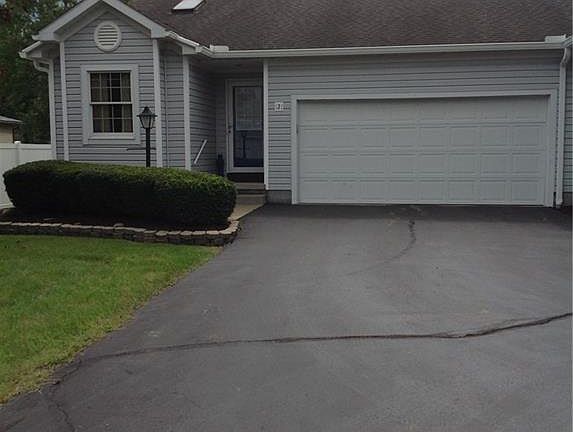 3rd image of 121 Greenfield Oval NW