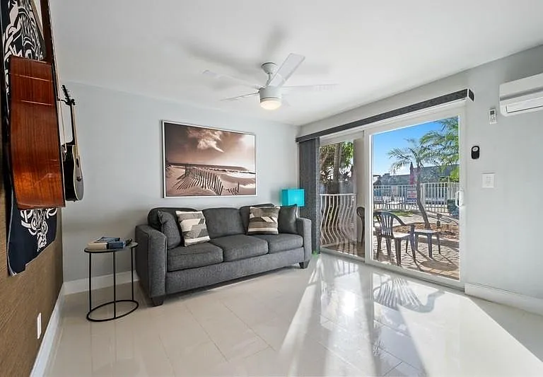1705 N Riverside Dr #2 — Photo 51