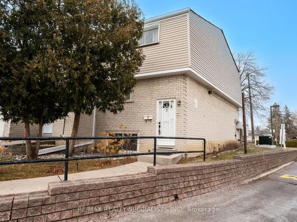 400 Mississauga Valley Blvd W #7, Mississauga, ON L5A 3N6
