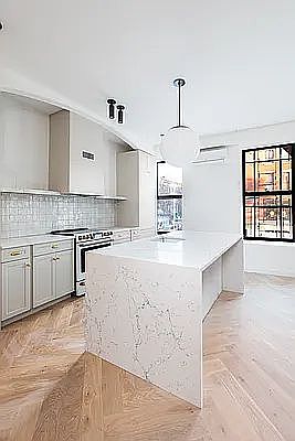 1st image of 158 7th Ave #2A