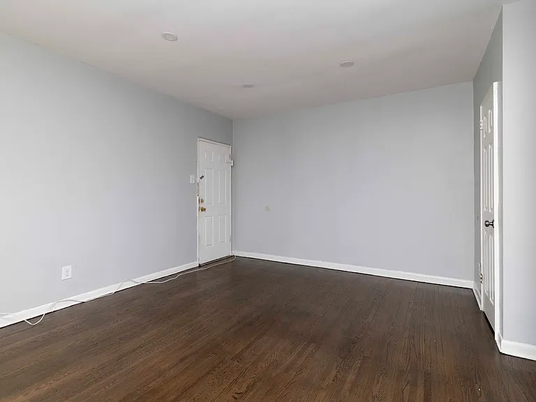 711-717 E Main St #715-5 — Photo 3