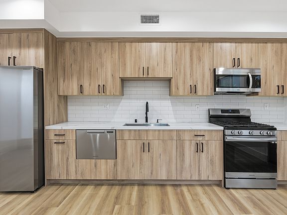 3rd image of 5805 Kester Ave #1/2