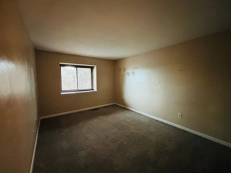 1721 Donlee Dr — Photo 15