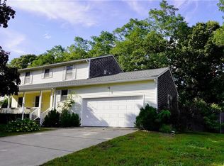 3 Shenandoah Rd, Warwick, RI 02886