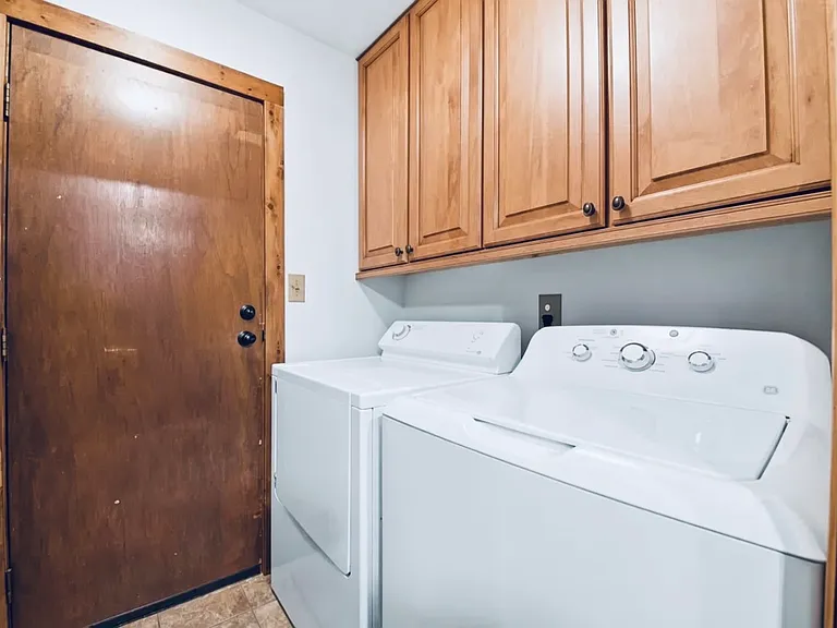 947 Canterbury Dr #60014 — Photo 12