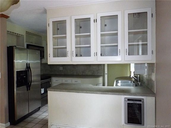 2nd image of 104 Crestridge Dr