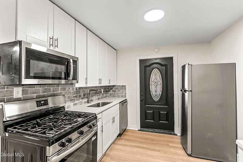 3rd image of 5 Homestead Avenue