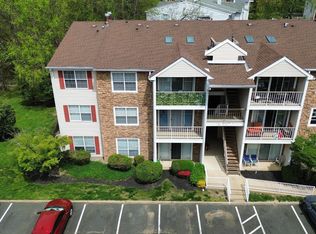 20 Holly Ct, Hamilton, NJ 08619