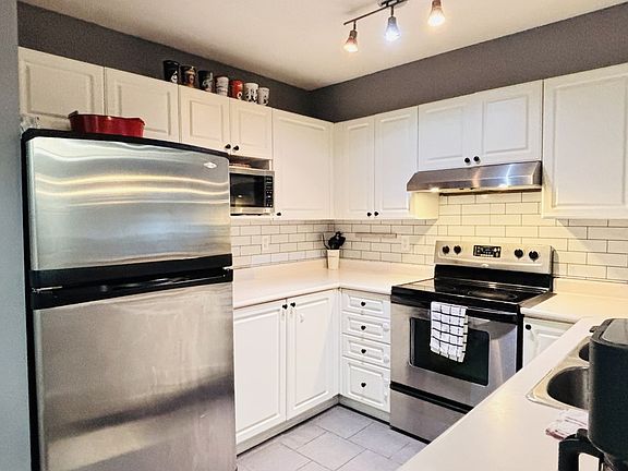 4th image of 3085 Primrose Ln #302
