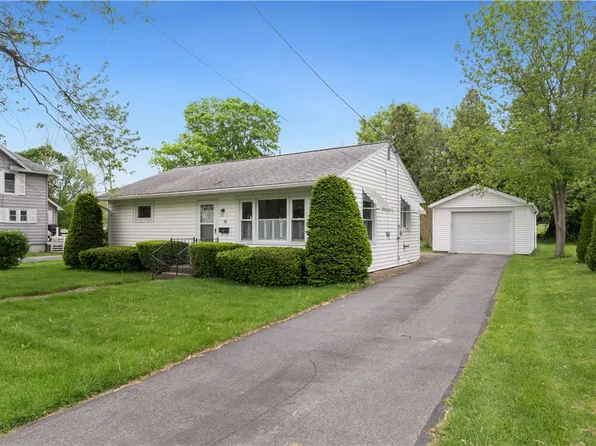 16 Myrtle Ave, Penn Yan, NY 14527
