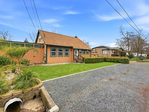 3rd image of 203 Cockrobin Avenue