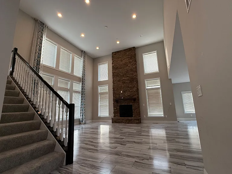 6346 Walker Ct — Photo 5