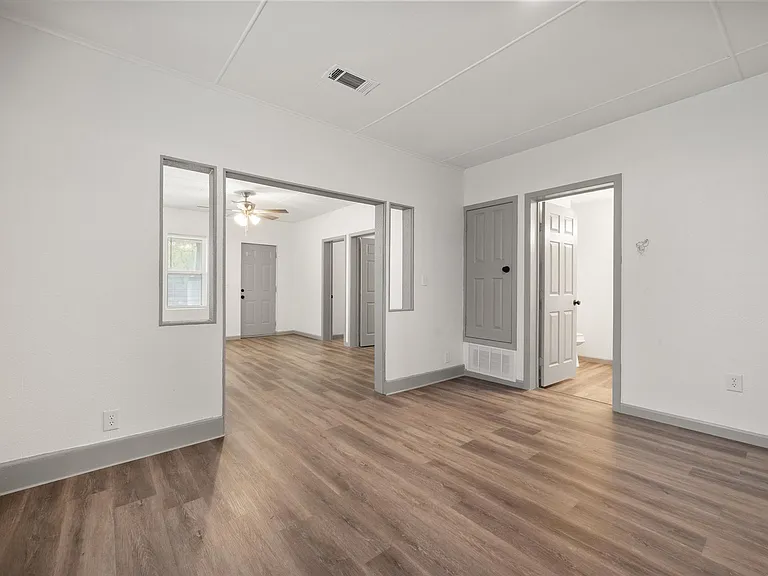 2207 Prairie Ave — Photo 23