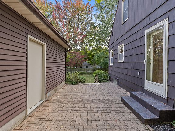 5th image of 2150 Englewood Dr SE