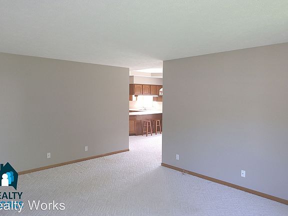 3rd image of 2523 Hollyhock Cir #14