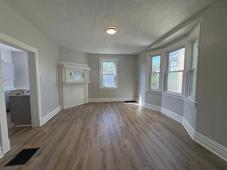 129 Dunbar Ave — Photo 9