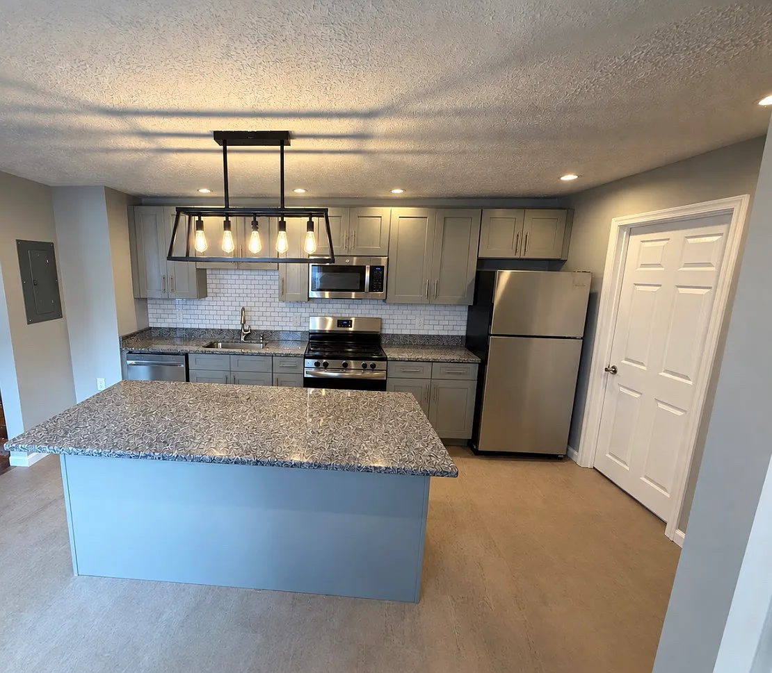 2 bed, 1300 sqft, $1,550 — Photo 2