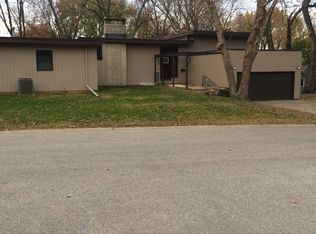 114 Prospect Cir, Waterloo, IA 50701