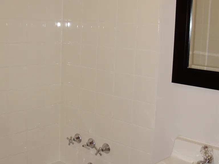321 Agnes St — Photo 18