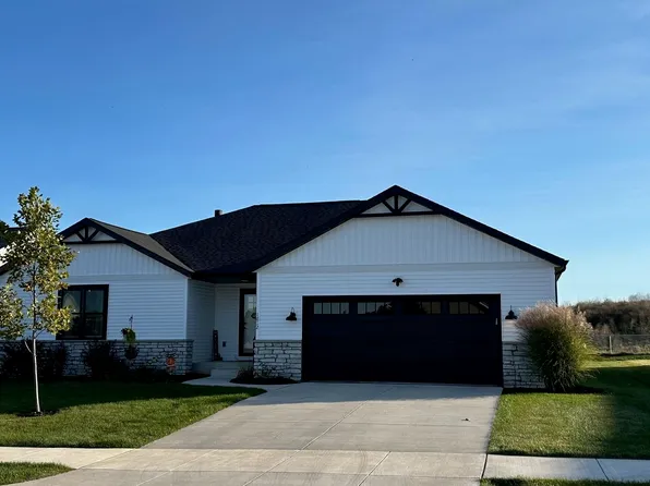 1812 Lighthouse Ln, Goshen, IN 46526