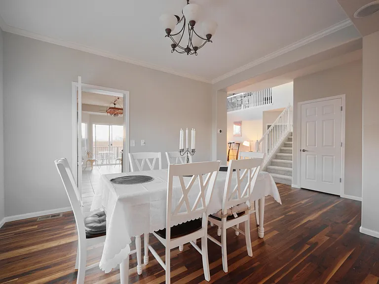 Formal dinning room