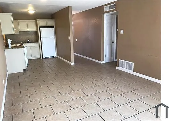 2 bed, 800 sqft, $950 — Photo 2