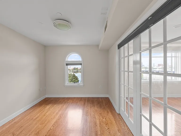 25 Bay State Rd #6 — Photo 10