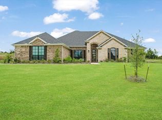 1080 Julian Dr, Van Alstyne, TX 75495