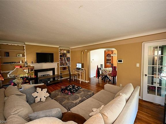 2nd image of 4541 W 174th St
