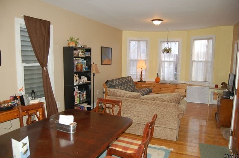 2nd image of 105 PARKVIEW Court