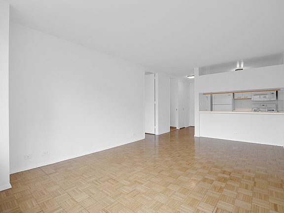 3rd image of 350 W 50th St APT 8C