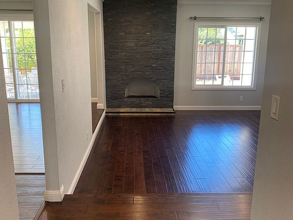 3rd image of 34876 Gladstone Pl