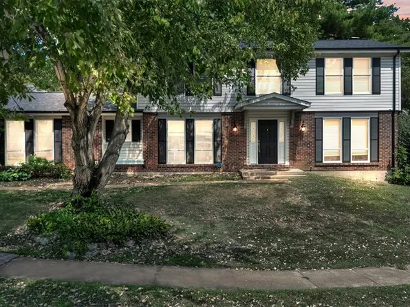 4523 Beaver Brook Ct, Saint Louis, MO 63128