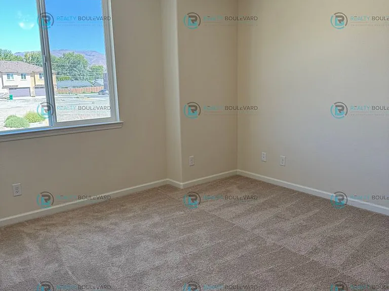 1011 Middle Gate Rd — Photo 5