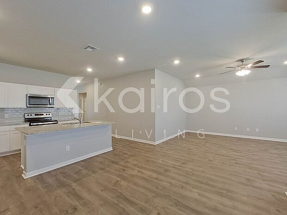 4th image of 417 Mango Dr
