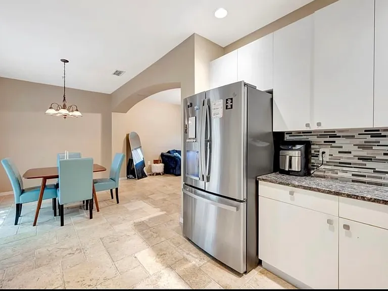 3258 Tamara Dr #8 — Photo 3