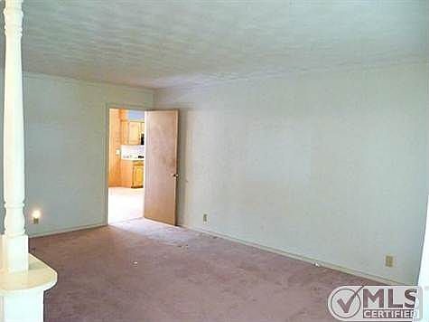 5th image of 1308 Holly Glen Dr