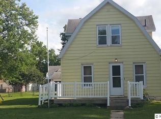 325 27th St SW, Mason City, IA 50401