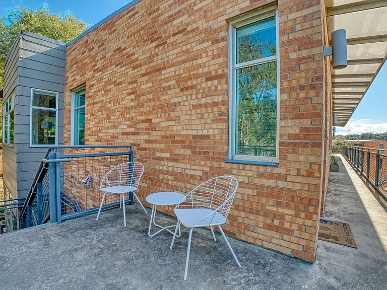 2205 N Lamar Blvd #321 — Photo 2
