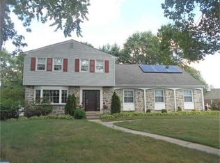 709 Bergen Dr, Cinnaminson, NJ 08077