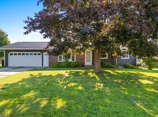 1126 David Ln, Green Bay, WI 54313