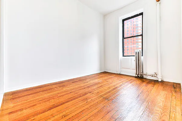 Rented by REAL New York | media 19