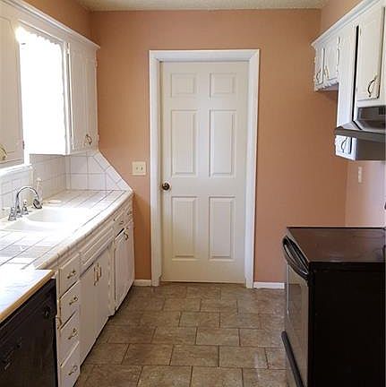 5th image of 613 Baer Dr