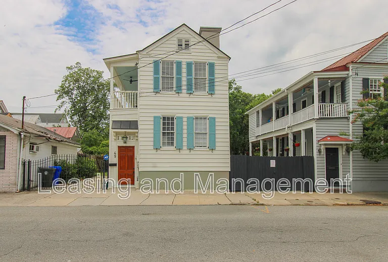 49 America St — Photo 1